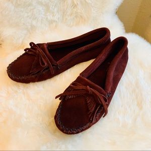 Minnetonka Kilty Moccasin Burgundy Suede 8, 8.5